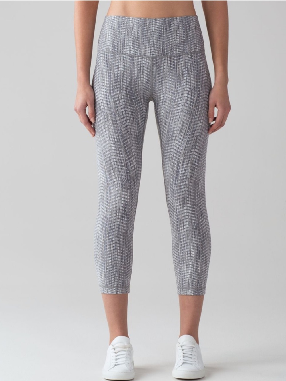 Lululemon Wunder Under Crop Hi-Rise 21" Luon Arrow Jacquard Silver Spoon Size 2